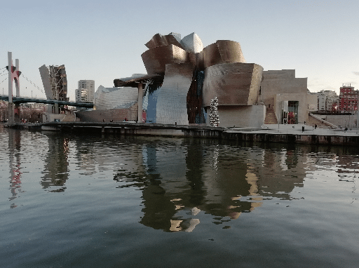 Guggenheim Museum, on the ribera de Bilbao