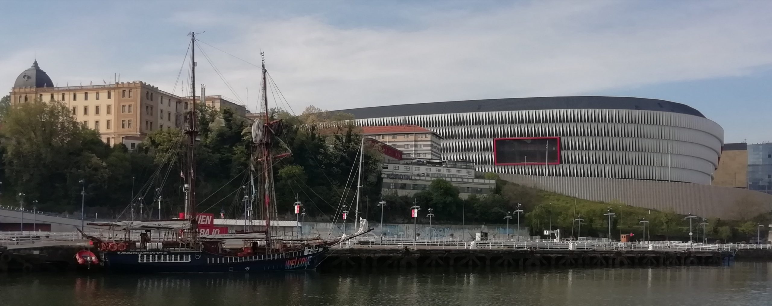 Long-mast ship on ribera de Bilbao